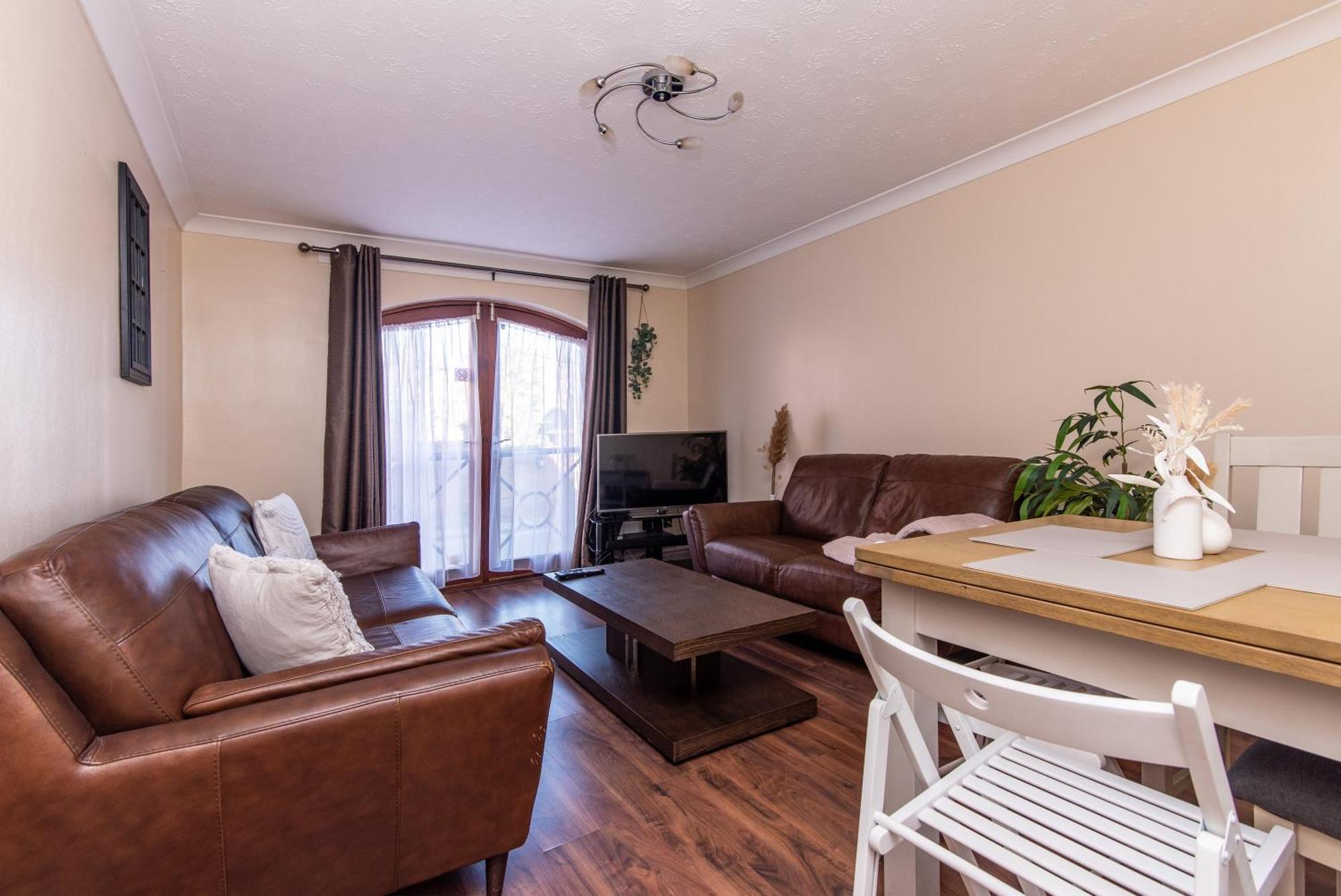 2br In The Heart Of Centre Apartment