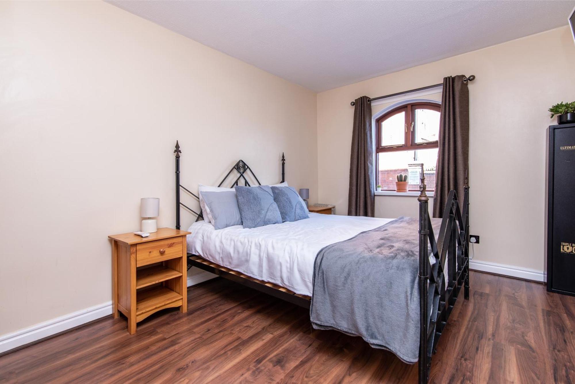 2br In The Heart Of Centre Apartment