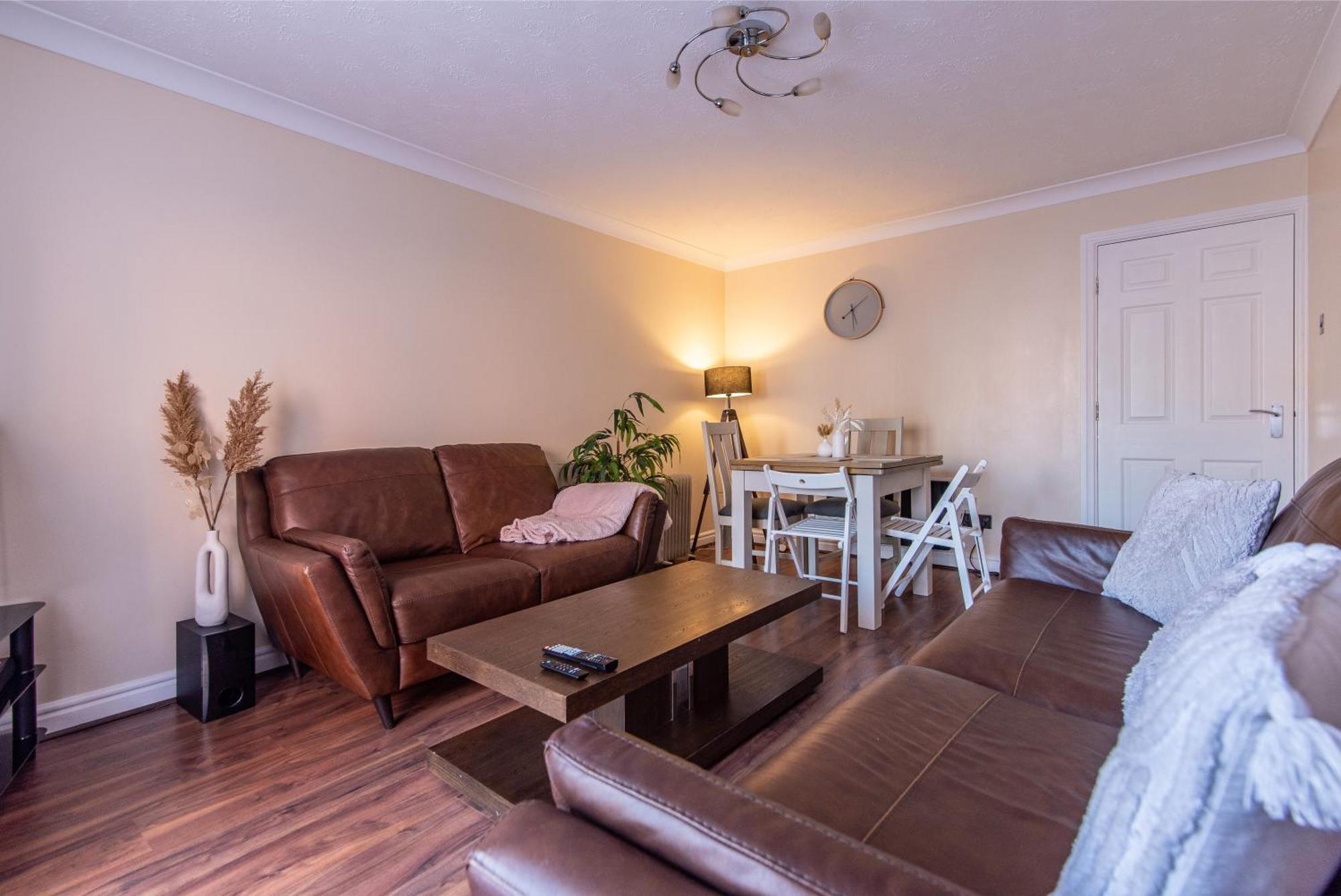 2br In The Heart Of Centre